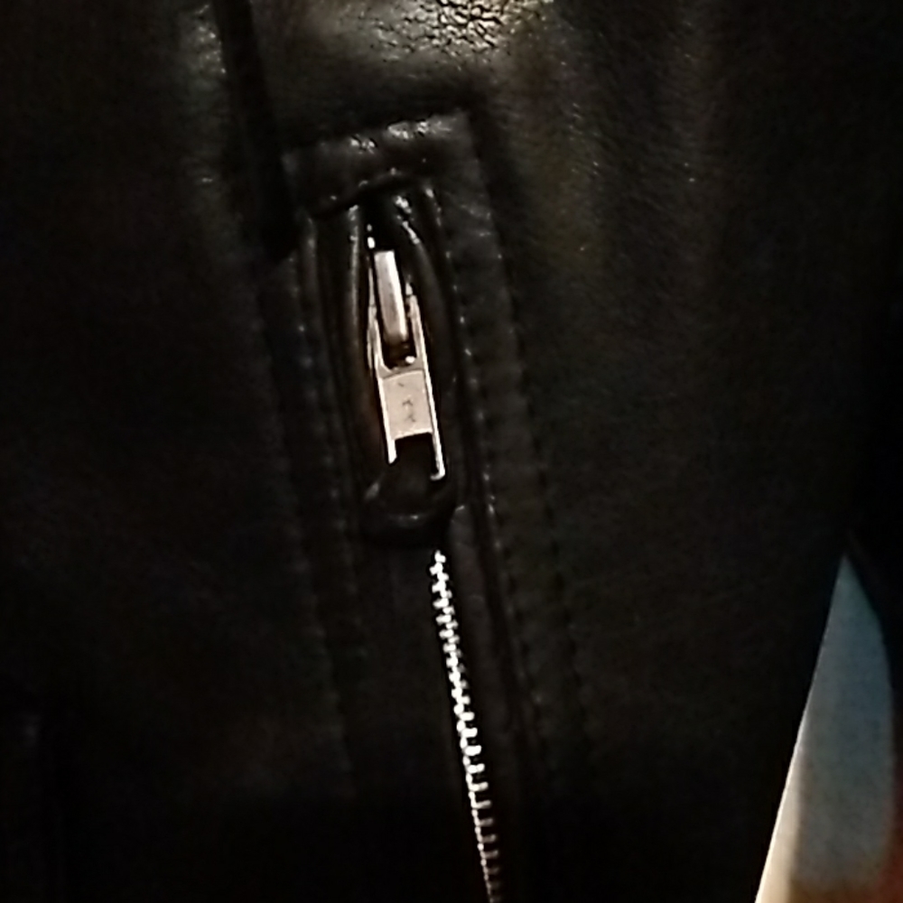 Leather jacket - Picture 3 of 8